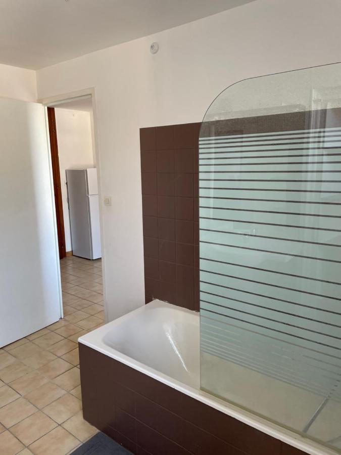 Saint-Pierre-le-Moûtier Charmant T2 Au 1Er Dans Residence Avec Parc Arbore מראה חיצוני תמונה