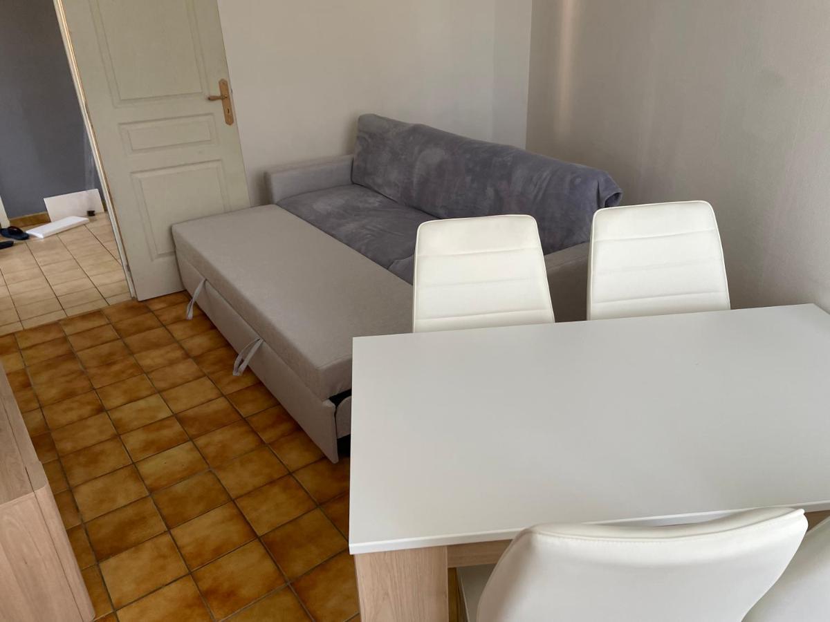 Saint-Pierre-le-Moûtier Charmant T2 Au 1Er Dans Residence Avec Parc Arbore מראה חיצוני תמונה